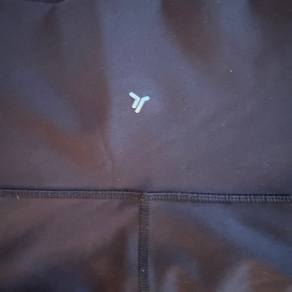 Old Navy Maternity Active Leggings - Size M - Picture 2 of 4